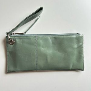 Hobo Vida wristlet in bottle green